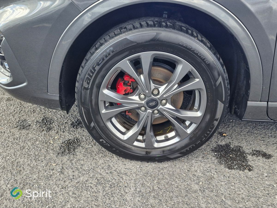 Ford Kuga 2.5 PHEV ST-Line Auto — thumbnail 9