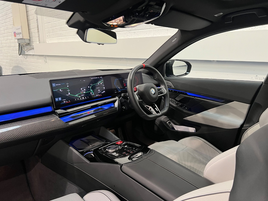 2025 BMW M5 4.5L Petrol Plug-in Hybrid For Sale Images