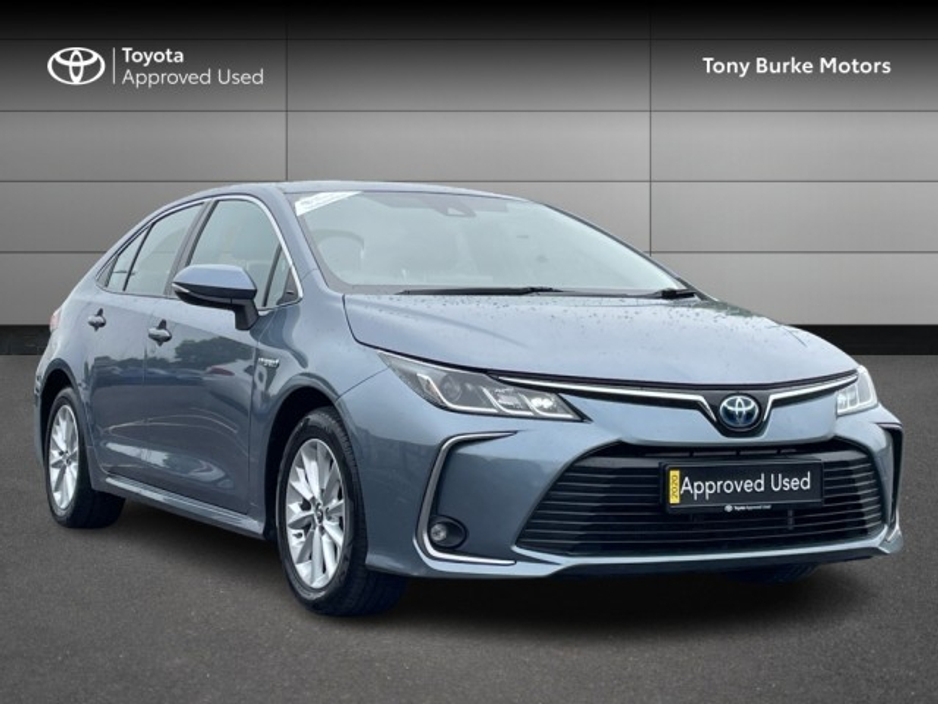 Toyota Corolla Saloon - Luna Edition - 1.8 Hybrid - Automatic - NCT’d Until Jan 2028 – Excellent Condition // Remote Central Locking // Front Electric Windows // Rear Electric Windows // Electric Mirrors