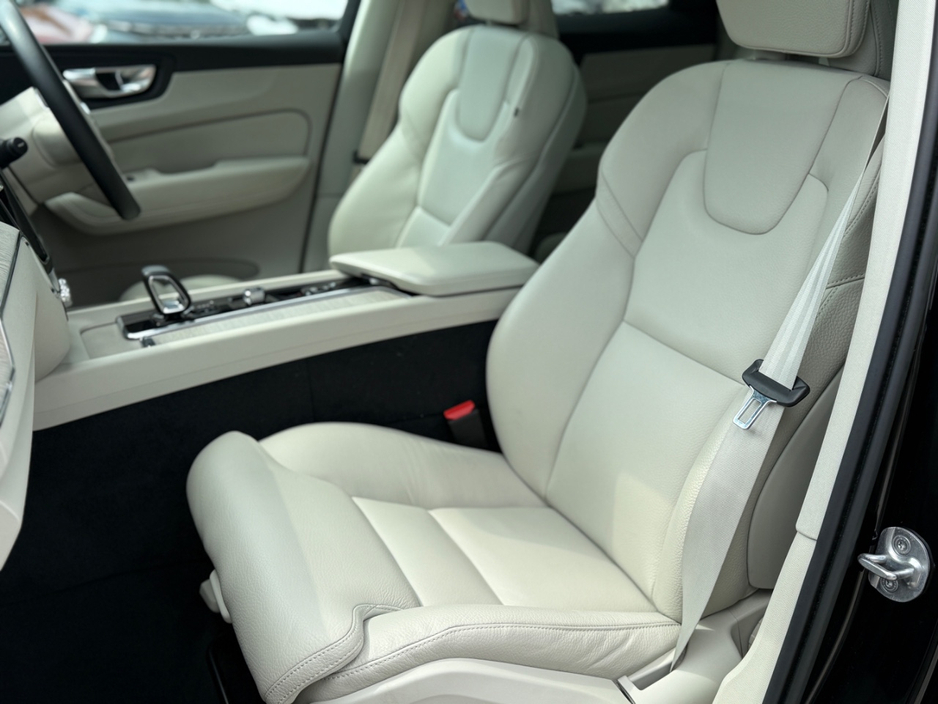 2023 Volvo XC60 2L Petrol Plug-in Hybrid For Sale Images