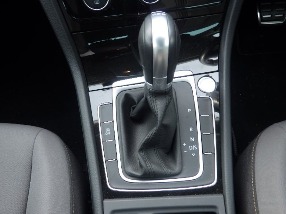 Volkswagen Golf 1.2 Petrol Auto Estate — thumbnail 11