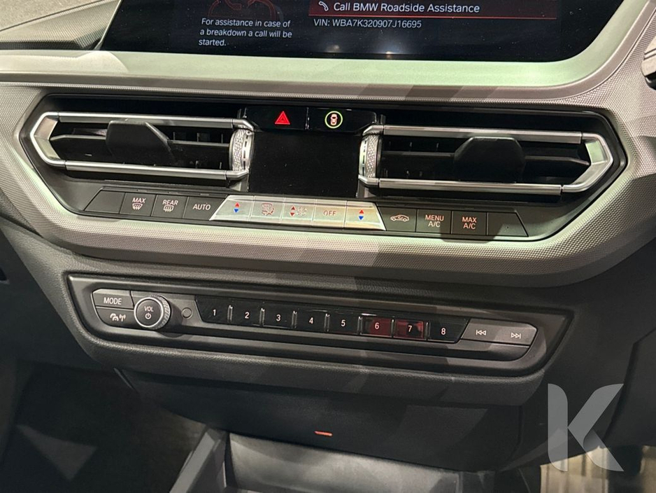BMW 1 Series 1.5 AUTOMATIC - NEW MODEL - PLAY EDITION - FACTORY ALLOYS - REAR CAMERA - ELECTRIC SEATS — thumbnail 18