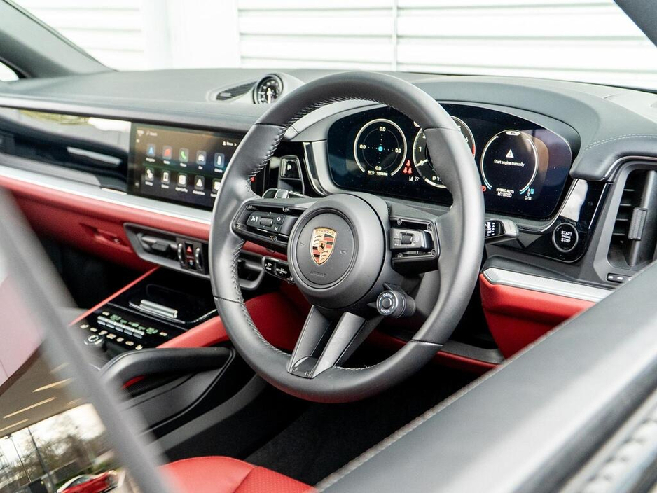 2024 Porsche Cayenne 3L Petrol Plug-in Hybrid For Sale Images