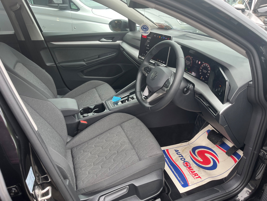 2025 Volkswagen Golf 1.5L Petrol For Sale Images