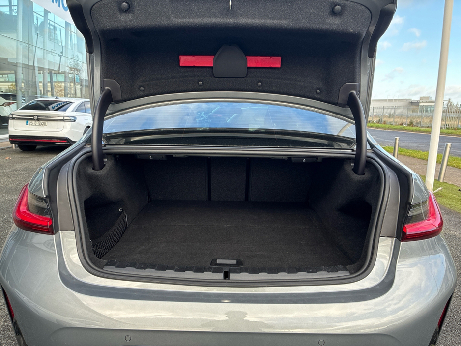 2024 BMW 3 Series 2L Petrol Plug-in Hybrid For Sale Images