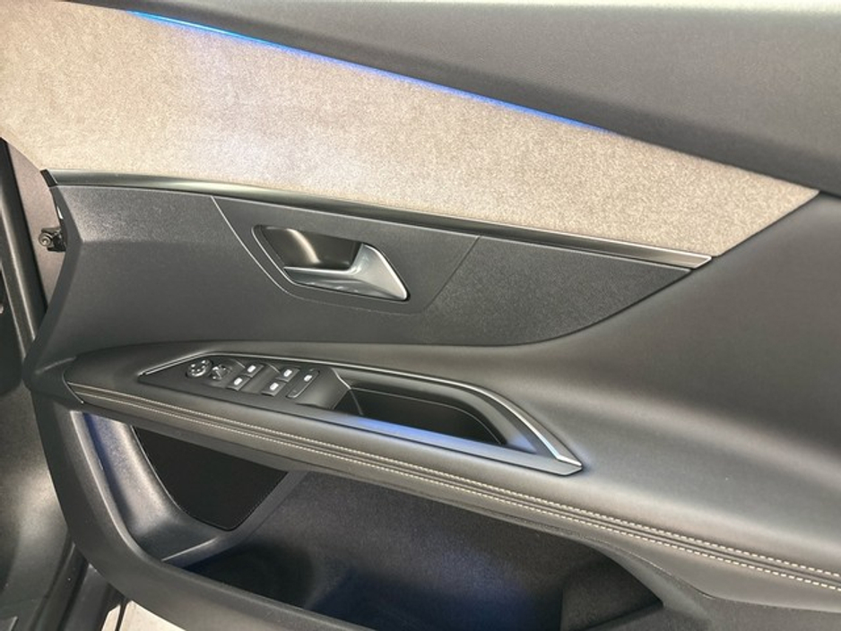 Peugeot 3008 GT 1.5 HDI 130 AUTO 6. — thumbnail 13