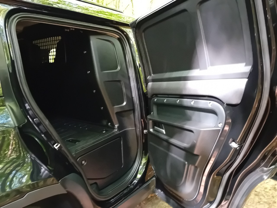 2021 Land Rover Defender 3L Diesel For Sale Images