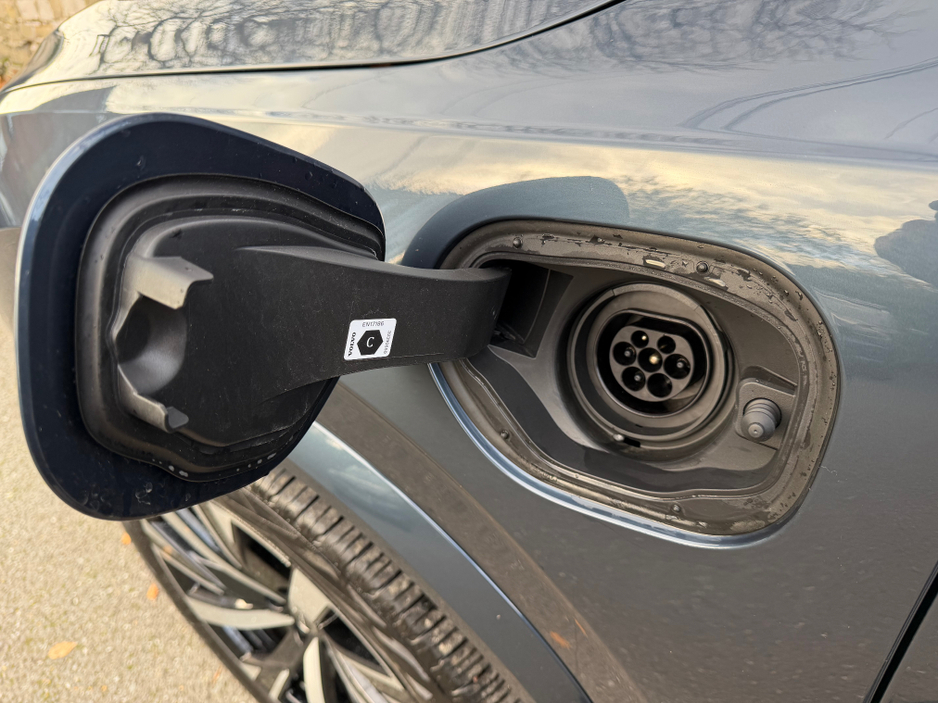 2025 Volvo XC90 2L Petrol Plug-in Hybrid For Sale Images