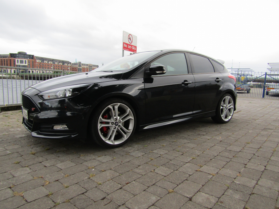 Ford Focus 2.0 ST-2 TURBO 250PS 5DR