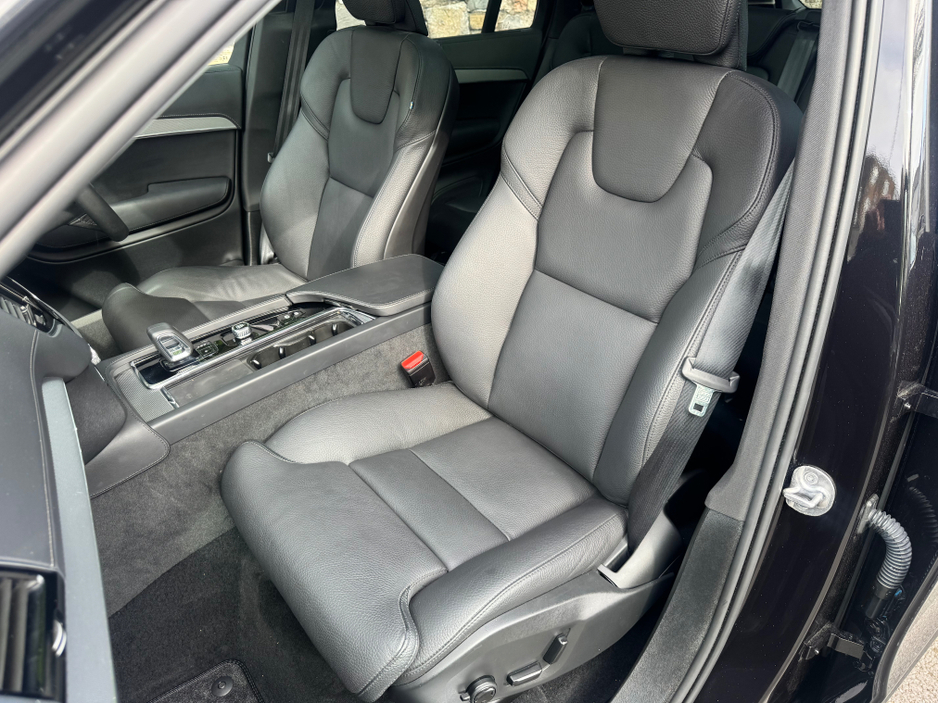 2024 Volvo XC90 2.0L Petrol Plug-in Hybrid For Sale Images
