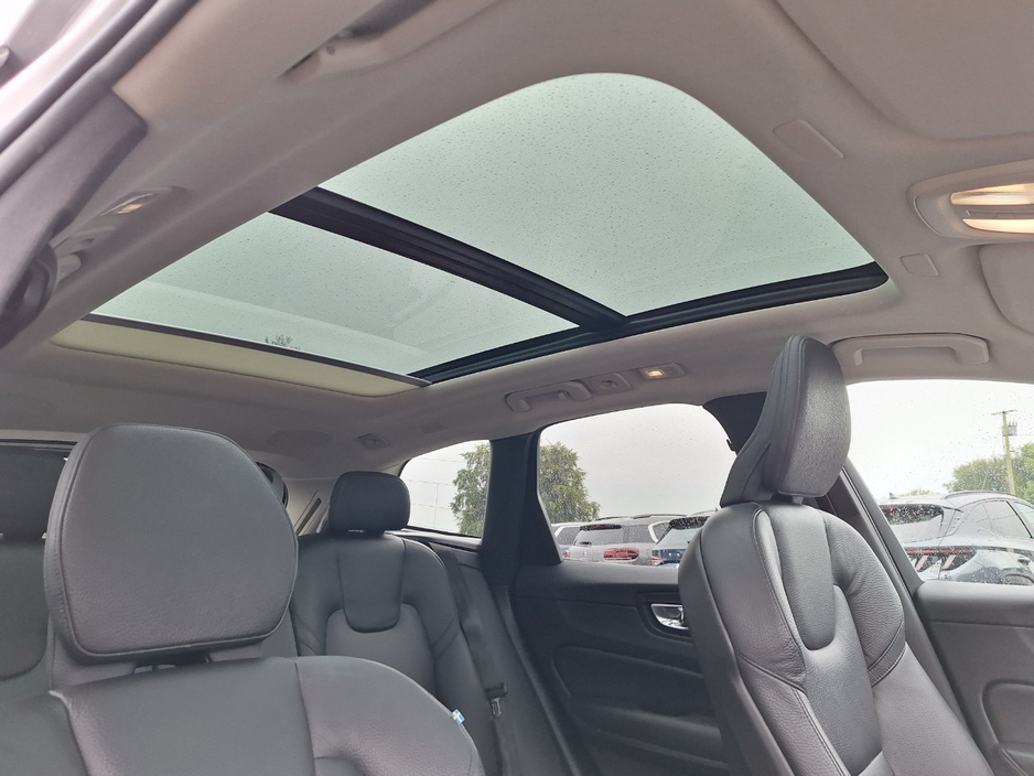 2023 Volvo XC60 2L Petrol Plug-in Hybrid For Sale Images