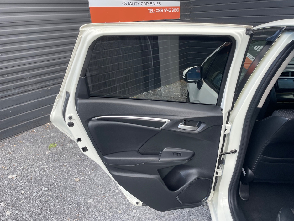Honda Fit 1.5 HYBRID AUTO — thumbnail 15