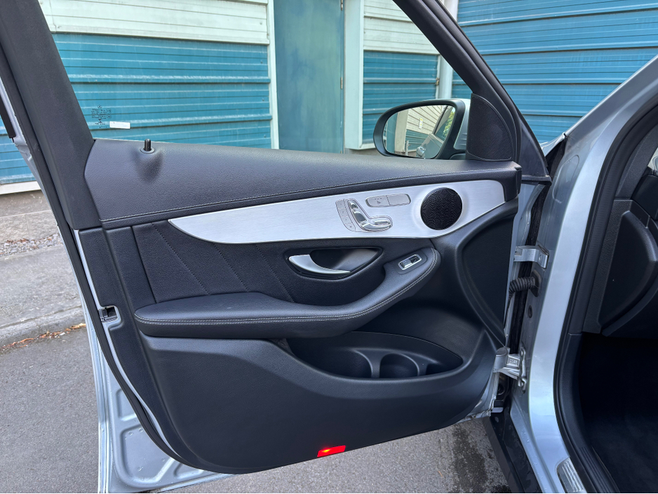 2022 Mercedes-Benz GLC Class 2.0L Diesel For Sale Images