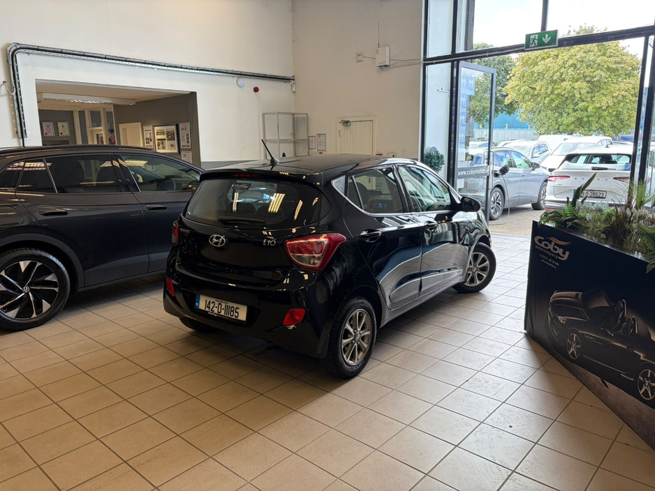 Hyundai i10 1.0 Deluxe Auto 4DR. Irish Car, NCT & TAX, 2Keys, Bluetooth, MFSW, Air Conditioning, Irish Radio, Alloy Wheels, Folding Rear Seats, Luggage Cover, USB/AUX and more. — thumbnail 11