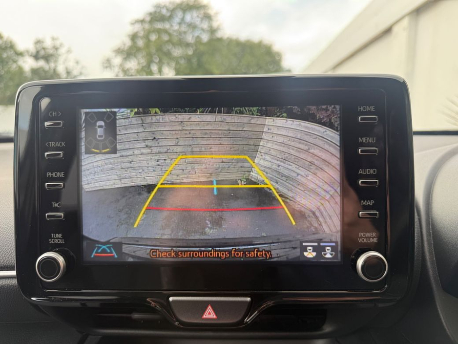 Toyota Yaris Cross 1.5 HYBRID / SOL TOP SPEC / LOW MILEAGE / TAX €150 (222 REG) — thumbnail 23