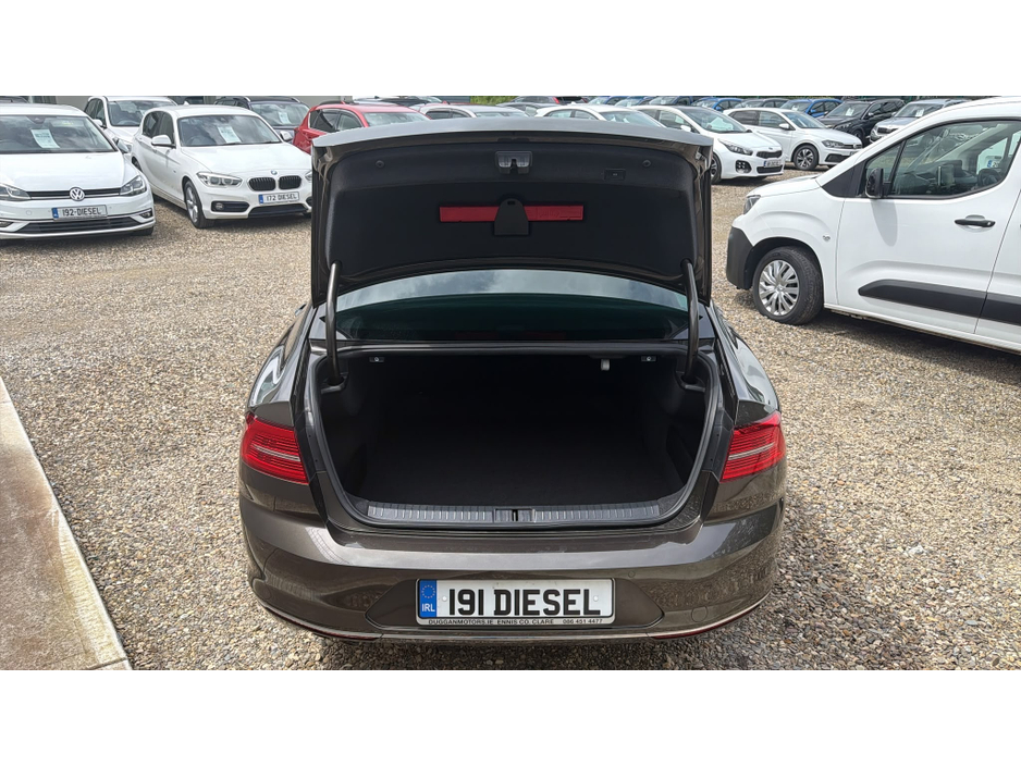 2019 Volkswagen Passat 2L Diesel For Sale Images