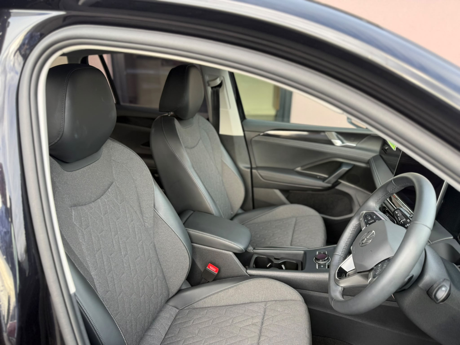 2024 Volkswagen Tiguan 1.5L Petrol Plug-in Hybrid For Sale Images