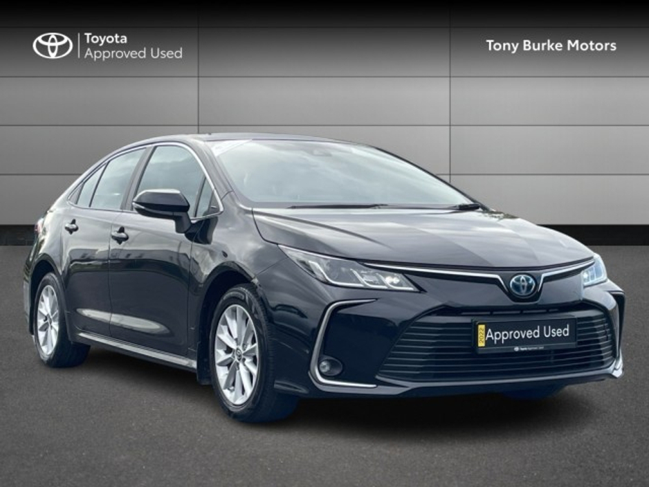 Toyota Corolla Saloon - Luna Edition - 1.8 Hybrid - Automatic – Excellent Condition - NCT’d Unitil 2028 // Remote Central Locking // Rear Electric Windows // Heated Mirrors // Power Folding Mirrors // Fi