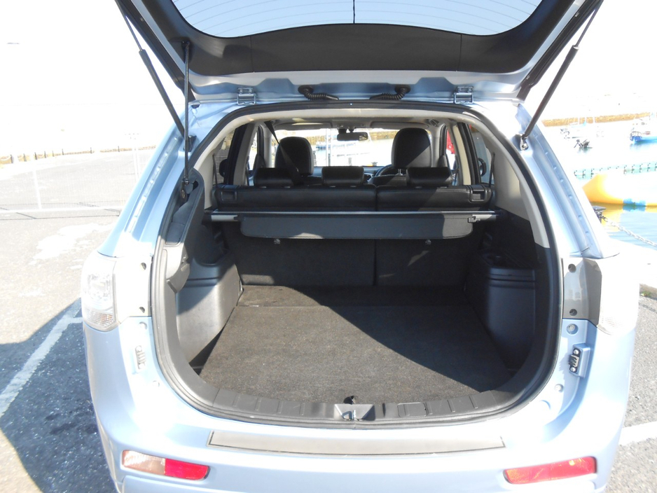 2015 Mitsubishi Outlander 2L Petrol Plug-in Hybrid For Sale Images