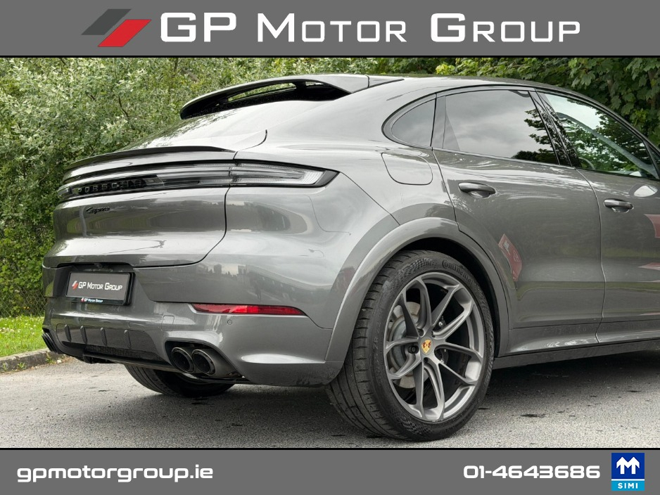 2024 Porsche Cayenne 3L Petrol Plug-in Hybrid For Sale Images