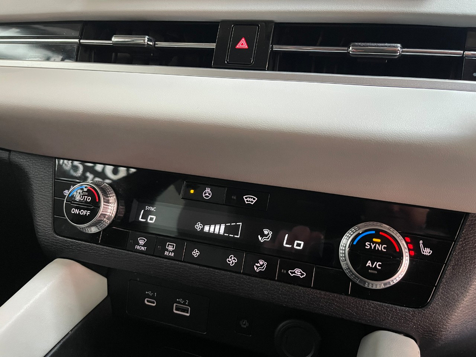 2022 Mitsubishi Outlander 2.4L Petrol Plug-in Hybrid For Sale Images