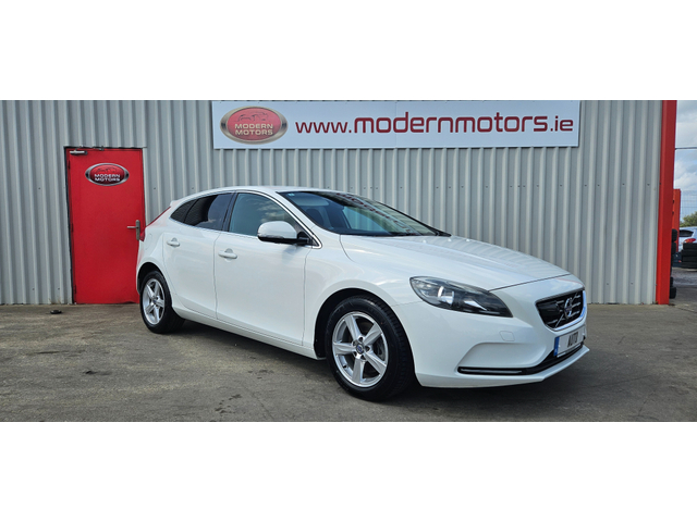 2015 VOLVO V40 1.6t auto petrol se edition low kms