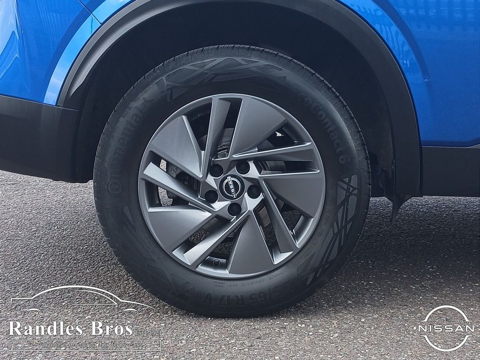 Nissan Qashqai 1.3 PET MILD HYBRID SV CVT — thumbnail 9