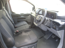 2026 Ford Transit Custom Kombi 2.5L Petrol Plug-in Hybrid For Sale Images