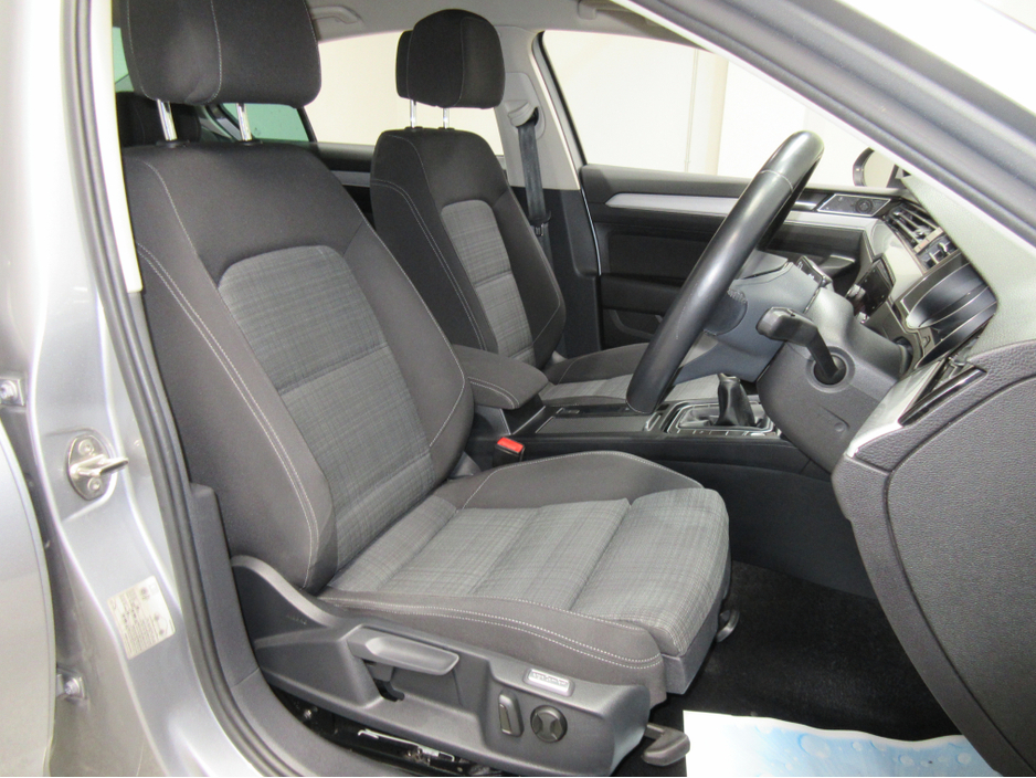 2021 Volkswagen Passat 2.0L Diesel For Sale Images