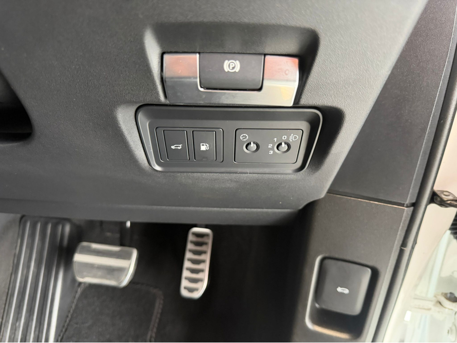 2022 Land Rover Range Rover Evoque 1.5L Petrol Plug-in Hybrid For Sale Images