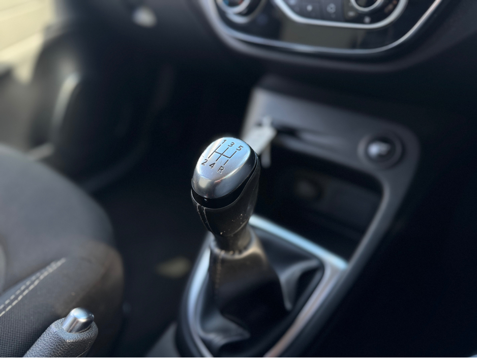 Renault Captur TCE ICONIC 90PS 5DR — thumbnail 16