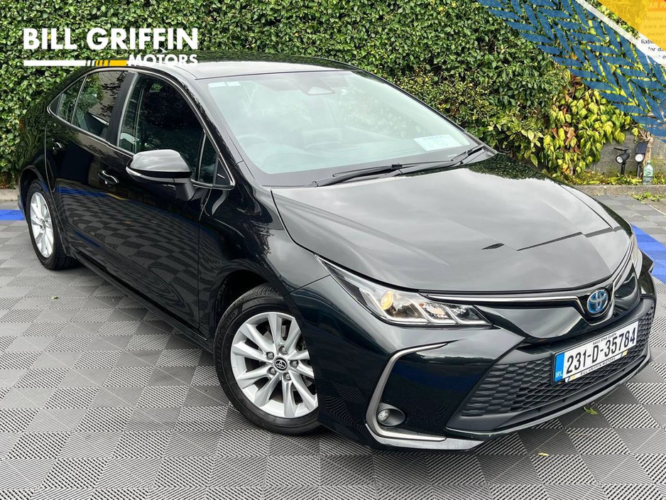 Toyota Corolla LUNA 1.8 HYBRID AUTO // DIGITAL CLUSTER // DUAL ZONE CLIMATE CONTROL // 16" ALLOYS