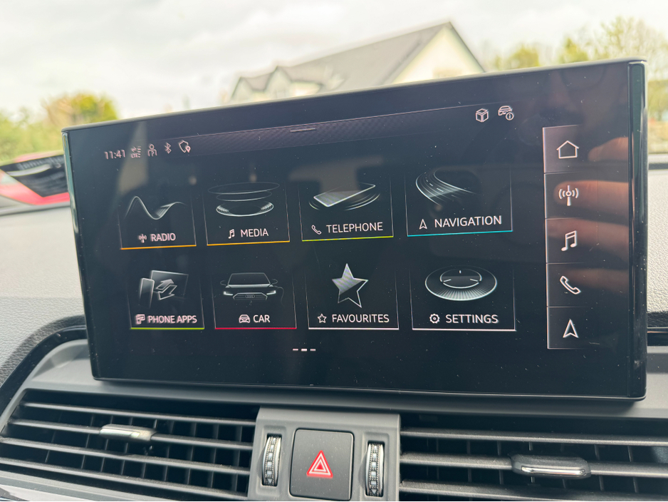 2024 Audi Q5 2L Petrol Plug-in Hybrid For Sale Images