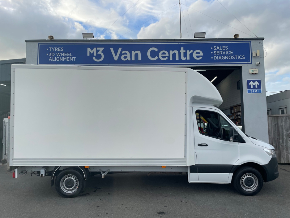 2023 Mercedes-Benz Sprinter 2L Diesel For Sale Images
