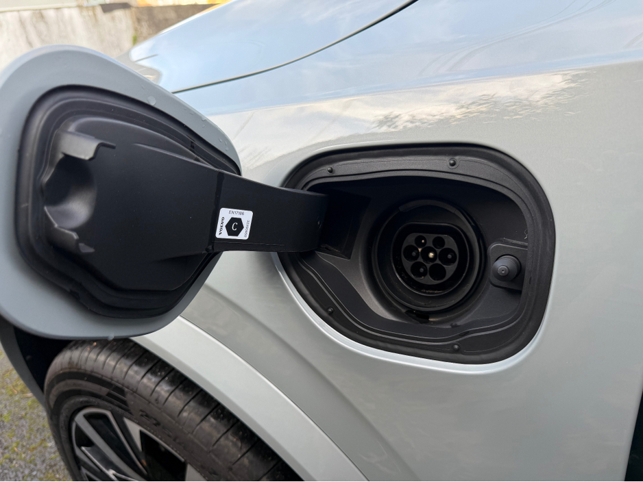 2025 Volvo XC90 2L Petrol Plug-in Hybrid For Sale Images