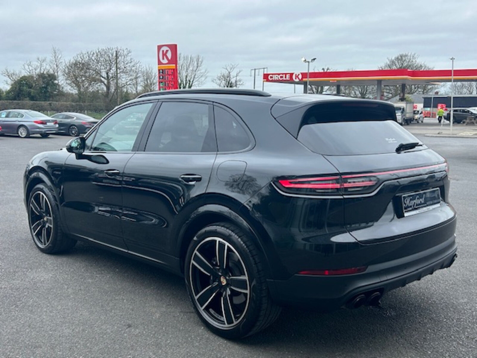 2023 Porsche Cayenne 3L Petrol Plug-in Hybrid For Sale Images