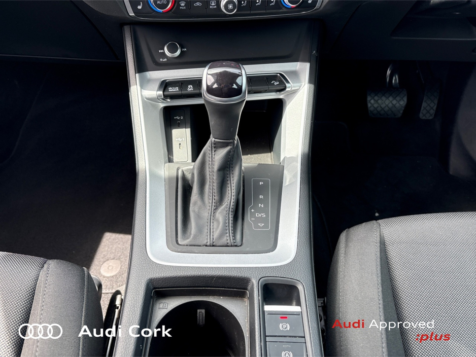 Audi Q3 2.0 35TDI SE AUTOMATIC WITH HEATED SEATS AND FOLDING MIRRORS — thumbnail 15