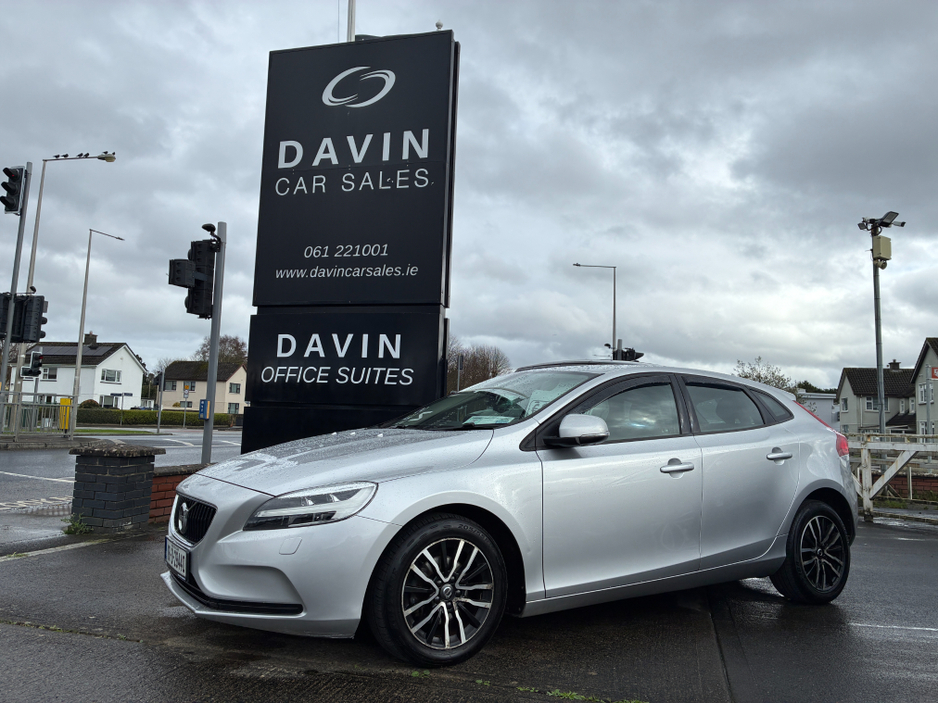 2018 Volvo V40 For Sale Images