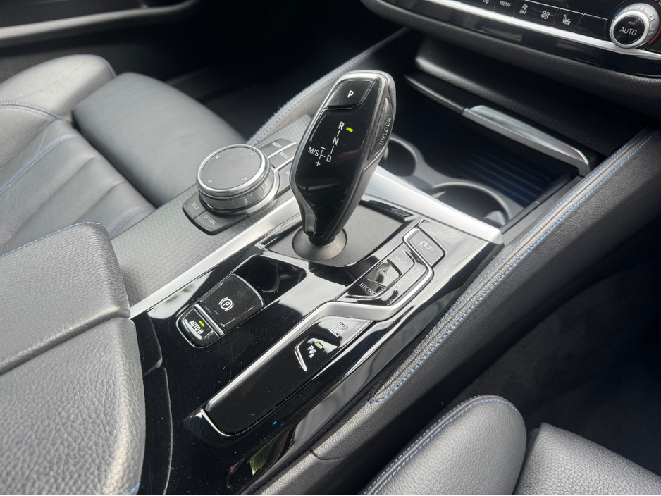 2021 BMW 5 Series 2.0L Petrol Plug-in Hybrid For Sale Images