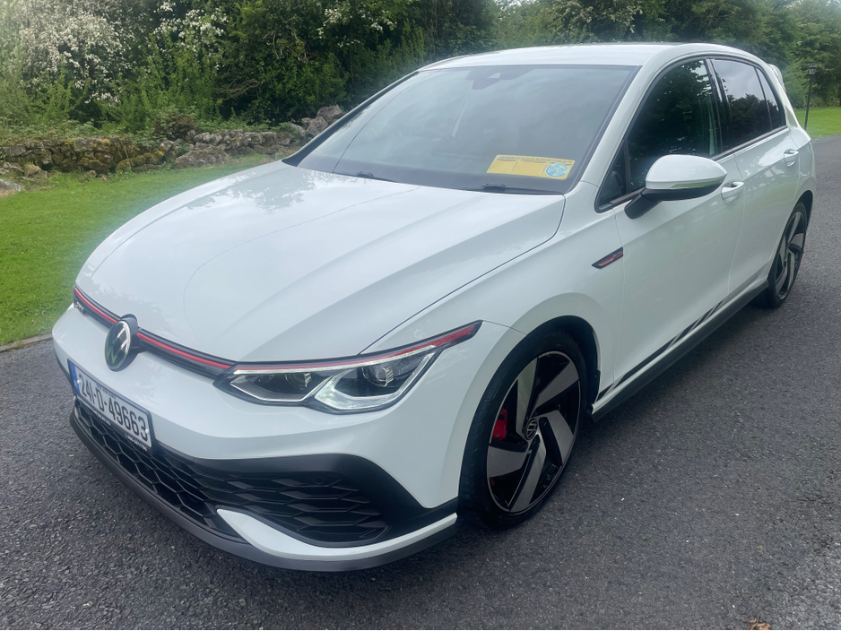 2024 Volkswagen Golf 2L Petrol For Sale Images