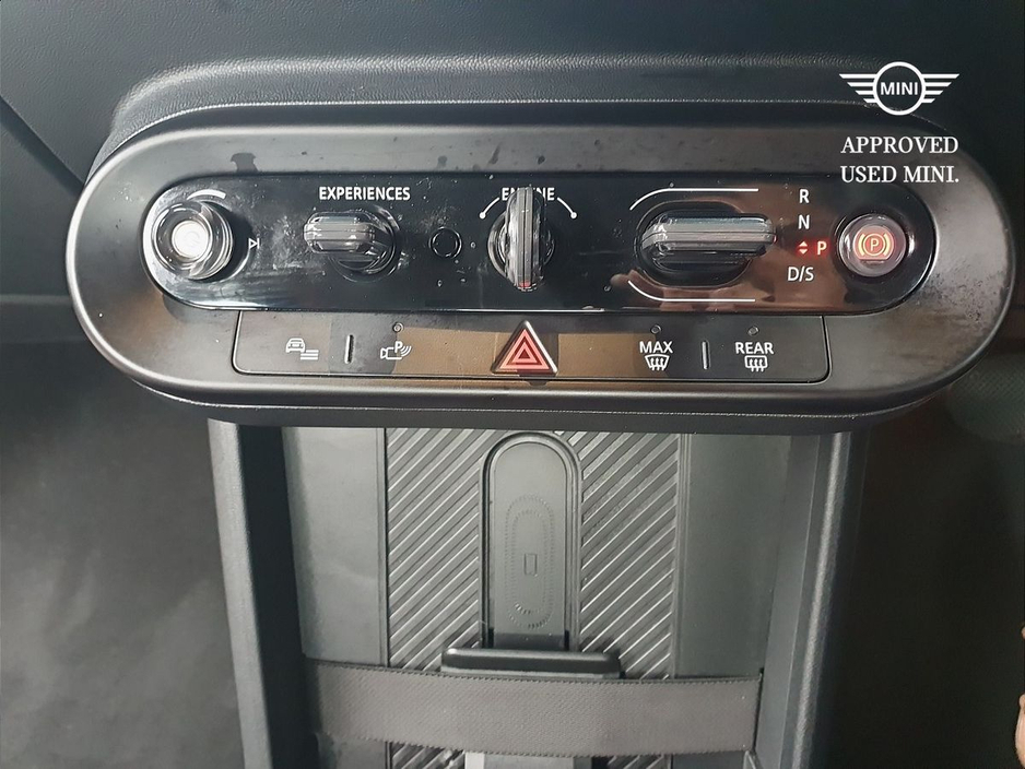 2024 MINI Hatch 2L Petrol For Sale Images