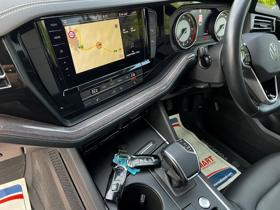 2023 Volkswagen Touareg 3L Diesel For Sale Images