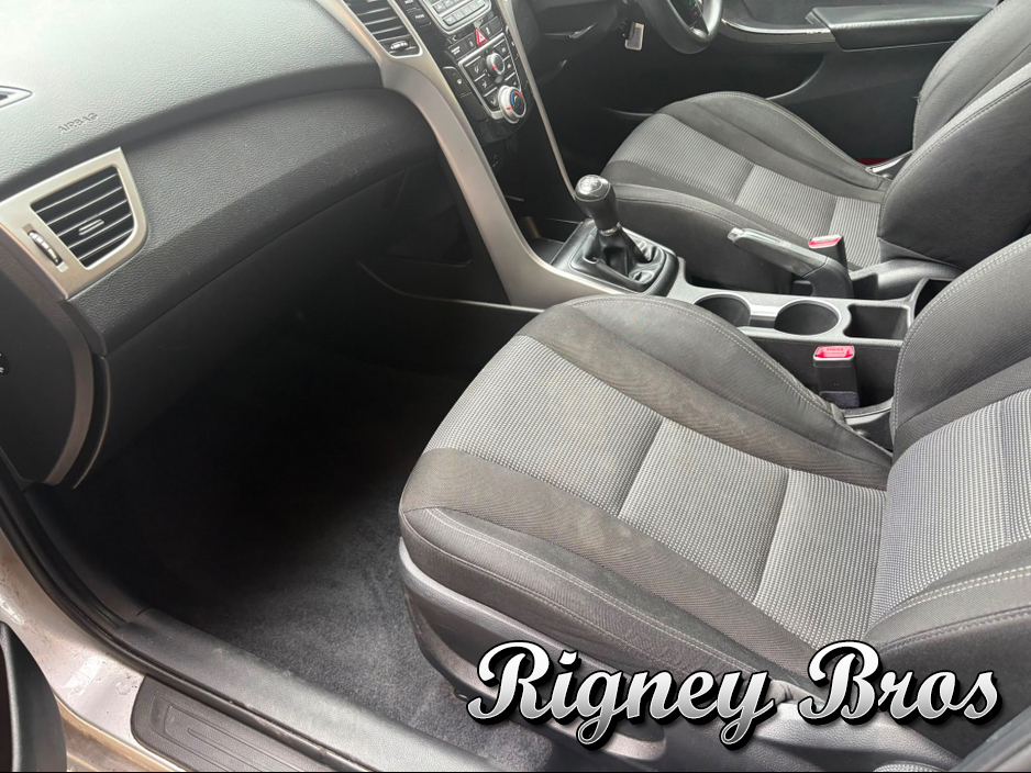 2015 Hyundai i30 1.6L Diesel For Sale Images
