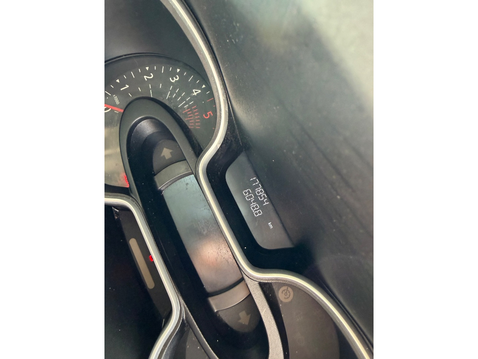 2021 Renault Trafic 2L Diesel For Sale Images