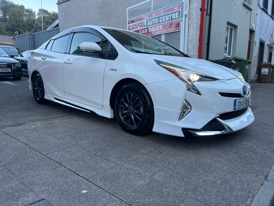 2017 Toyota Prius 1.8L Petrol Hybrid For Sale Images