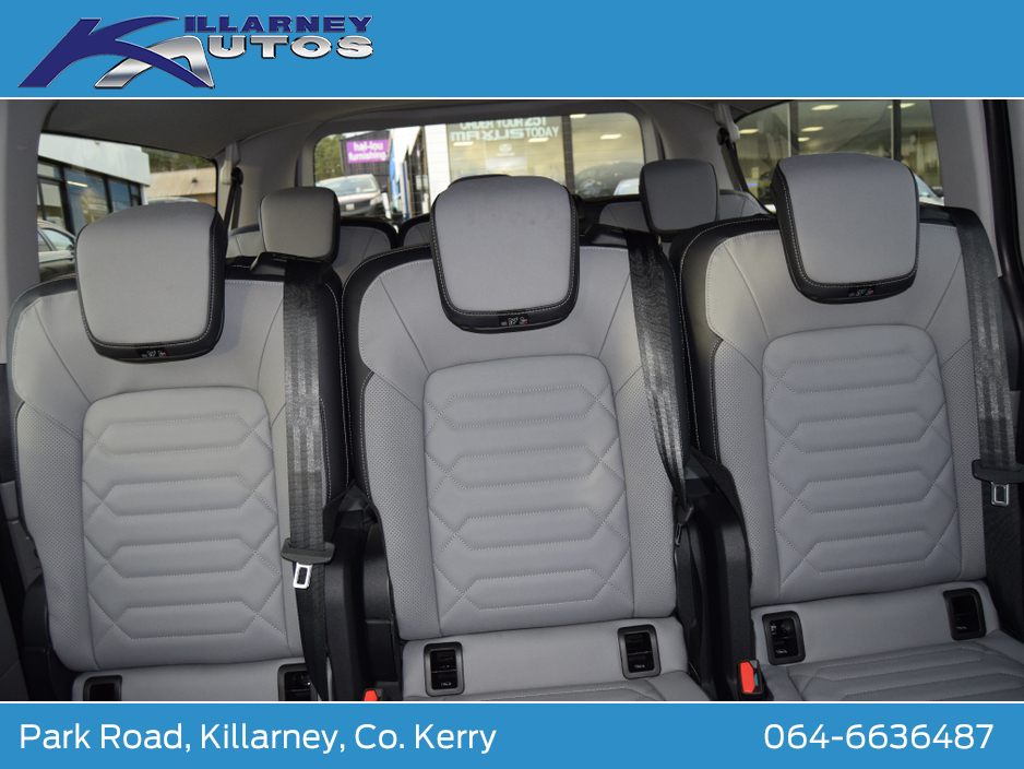 2026 Ford Tourneo Custom 2.5L Petrol Plug-in Hybrid For Sale Images