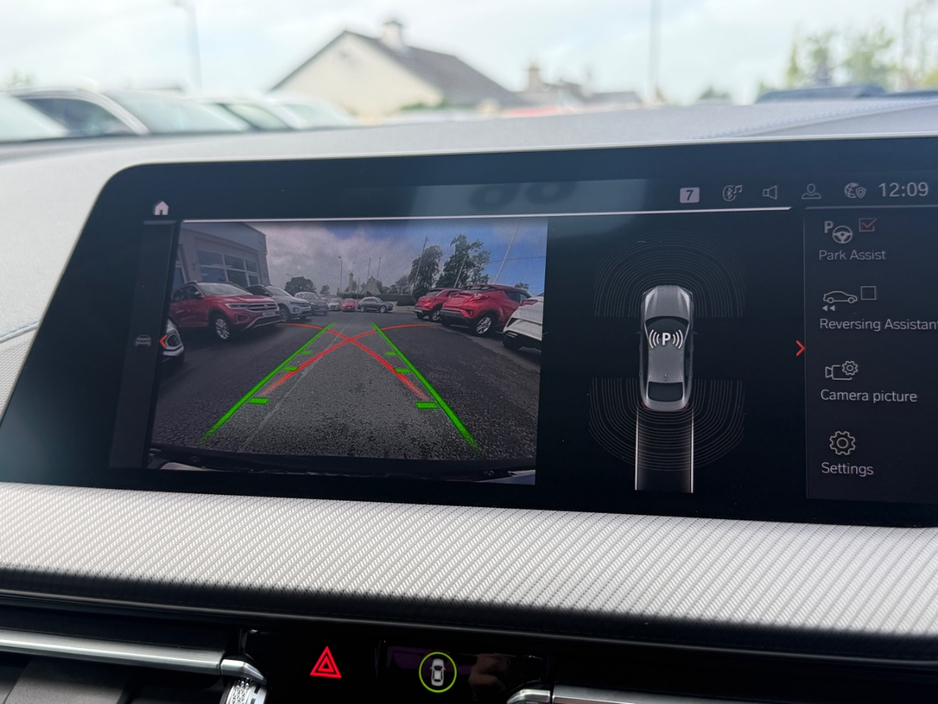 BMW 2 Series M-SPORT 2.0 DIESEL AUTOMATIC 218D 150BHP *VIRTUAL COCKPIT, REAR VIEW CAMERA, 18 " DIAMOND CUT ALLOYS, PARKING SENSORS FRONT & REAR, APPLE CARPLAY /ANDROID AUTO, MEMORY SEATS, PART LEATHER TRIM * — thumbnail 16