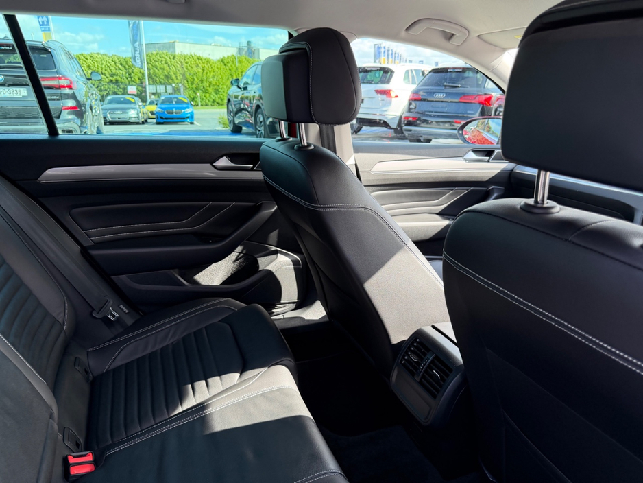 2022 Volkswagen Passat 1.4L Hybrid For Sale Images