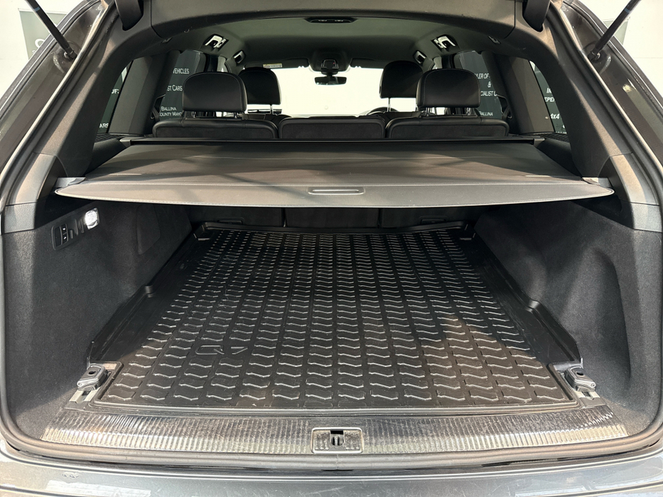 2021 Audi Q7 3L Petrol Plug-in Hybrid For Sale Images