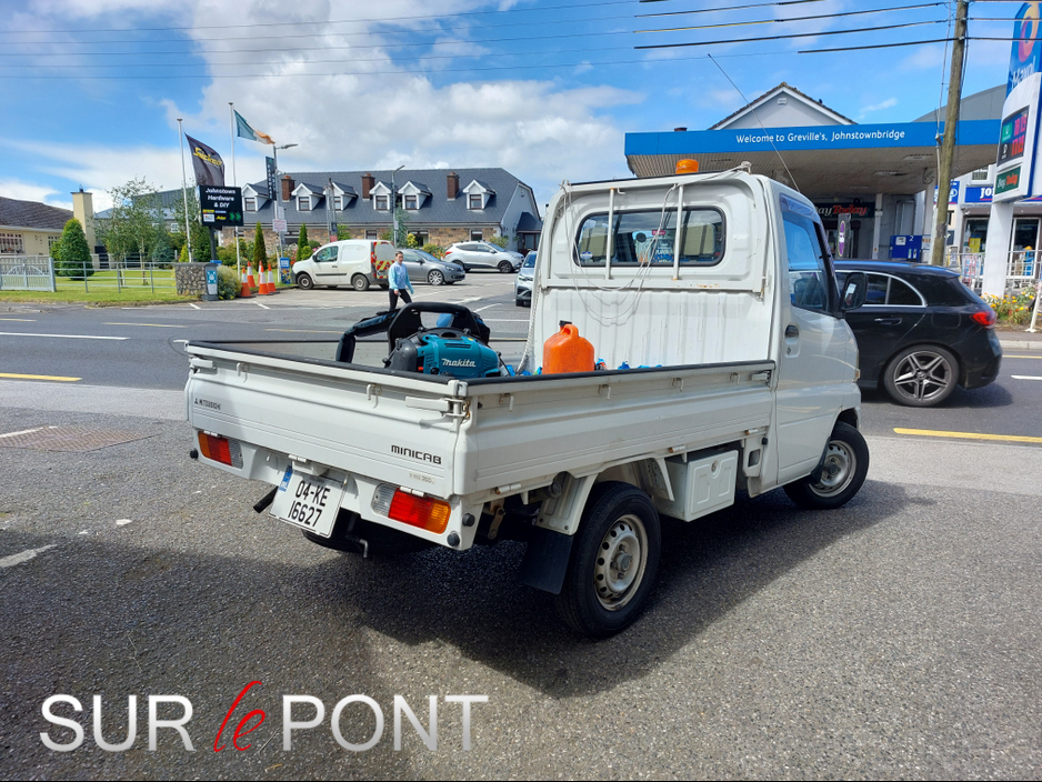 2004 Mitsubishi Minica 0.9L Petrol For Sale Images